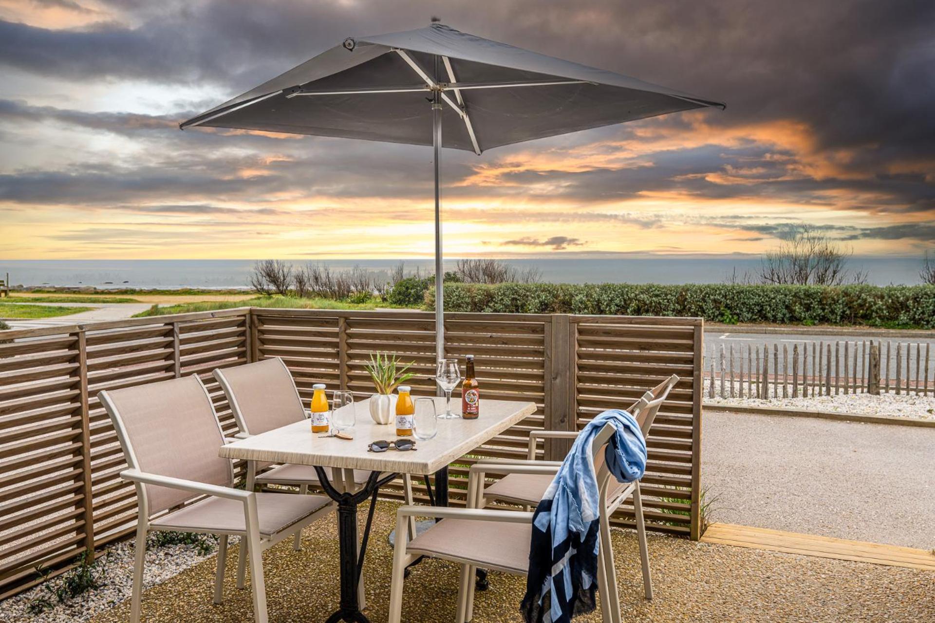 Logis Hotellerie Les Brisants , Restaurant J M Perochon Brétignolles-sur-Mer Exteriör bild