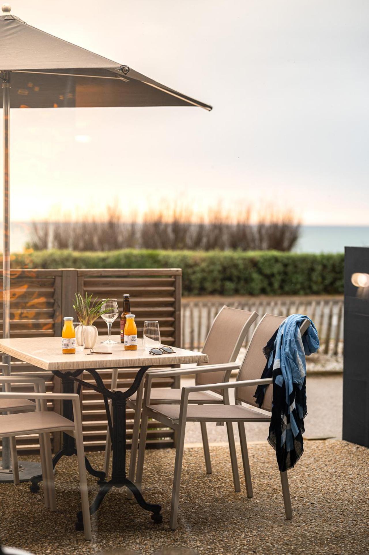 Logis Hotellerie Les Brisants , Restaurant J M Perochon Brétignolles-sur-Mer Exteriör bild